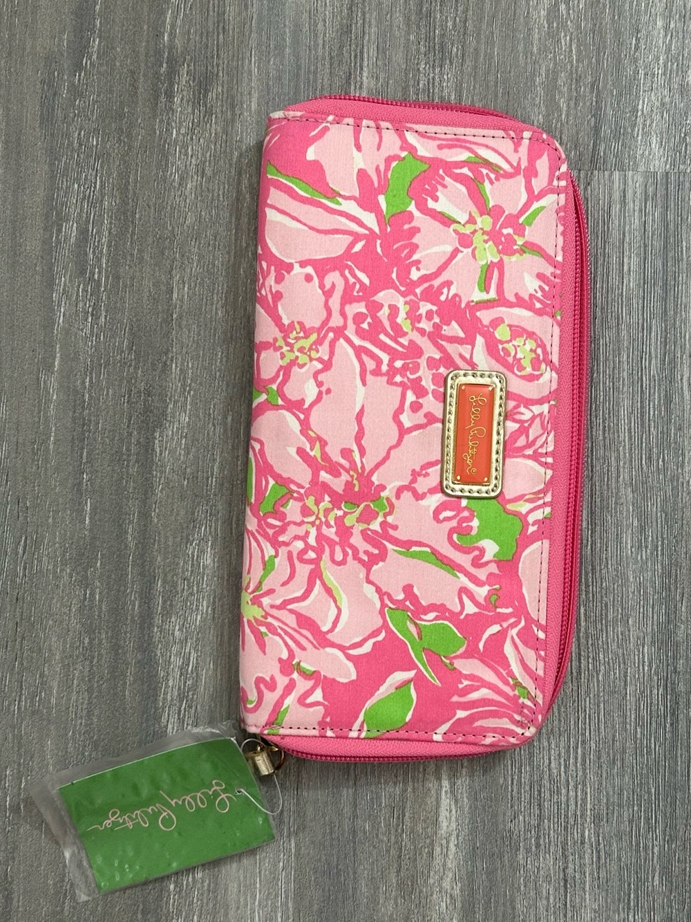 NWT Lilly Pulitzer travel passport wallet
LIMEADE